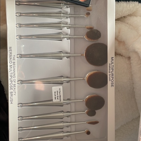 Never been used brush set - Picture 1 of 1